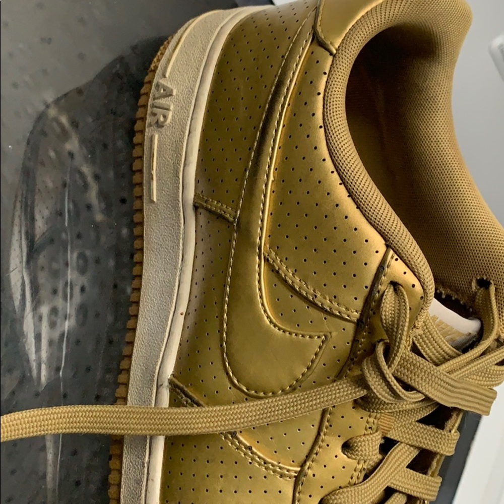 Shoes - Picture 2 of 2
